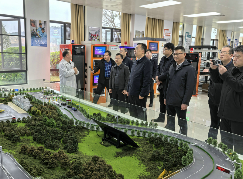 参观广西交投计算中心_1.jpg
