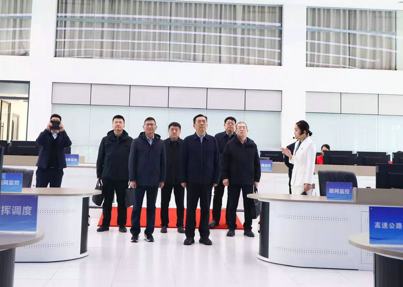 参观广西交投调度中心_1.jpg