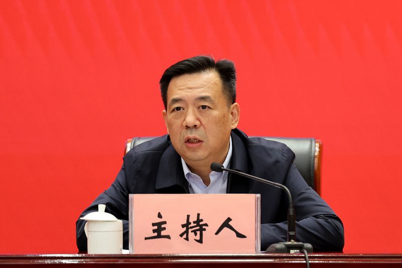 “AI赋能：DeepSeek等大模型的应用”专题报告2.jpg