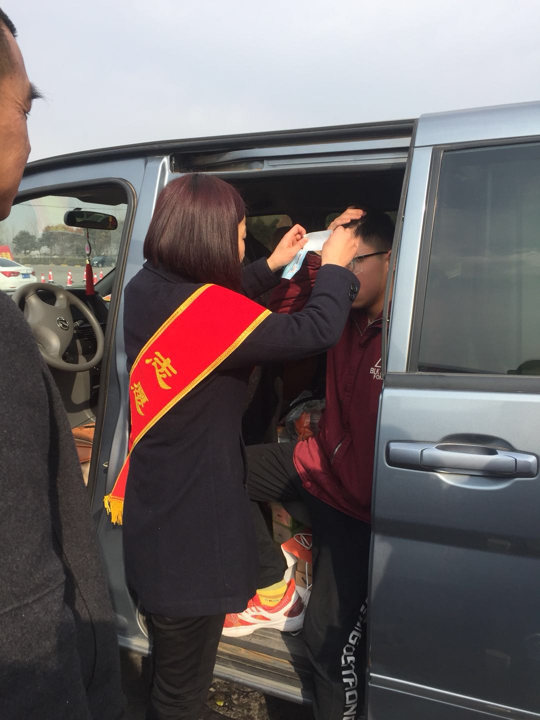 99访亲之路突发疾，热情救助得平安[1].jpg