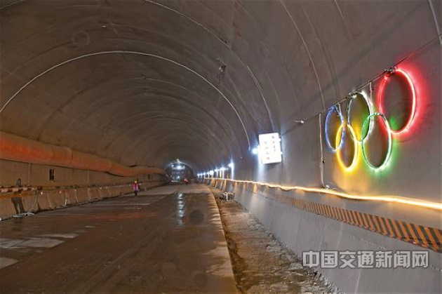 延崇高速金家庄螺旋隧道创世界纪录.jpg