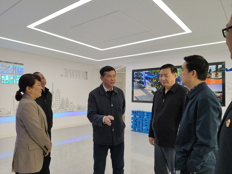 高发公司11.20集团董事长程日盛、副总经理金雷一行察看桃花峪、郑州分公司(修改版).jpg