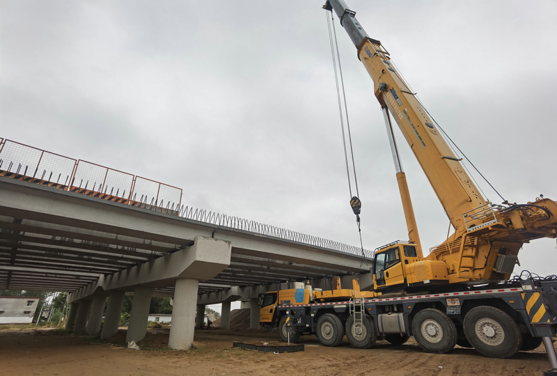 许昌绕城高速XCTJ-1标634片预制空心板梁架设工作圆满完成(1).jpg